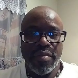 Meet your Posher, Derrick